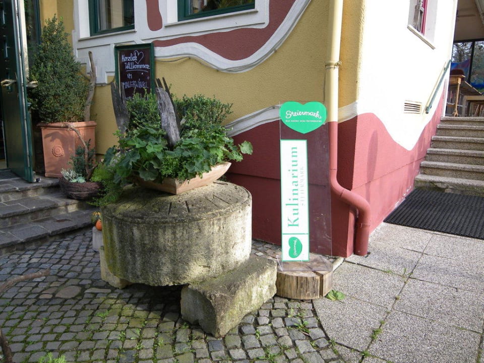 Eingangsbereich Malerwinkl Kunsthotel + Restaurant