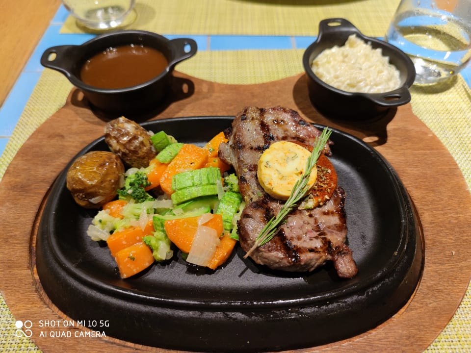 Gastro Acanthus Cennet Barut Collection