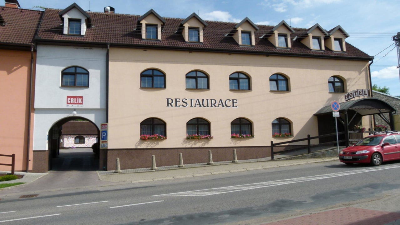 Straßenansicht Hotel u Crlíků