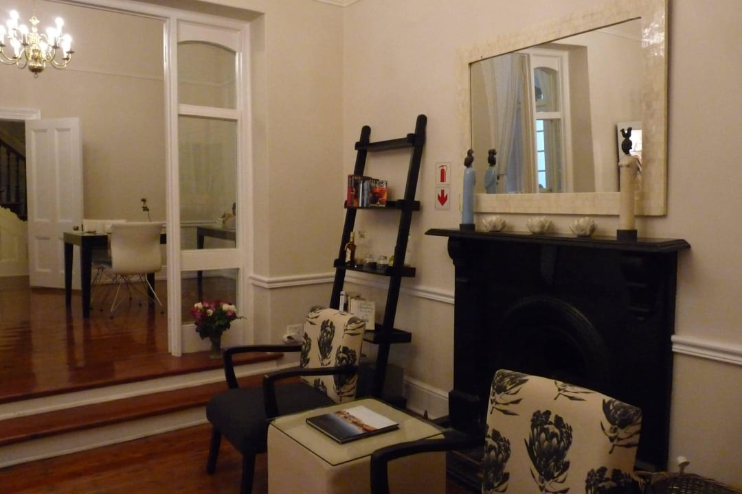 Kaminzimmer Nine Flowers Guest House