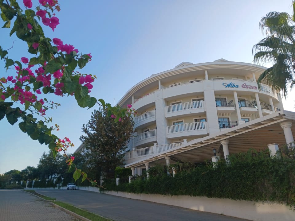 Außenansicht Alba Queen Hotel