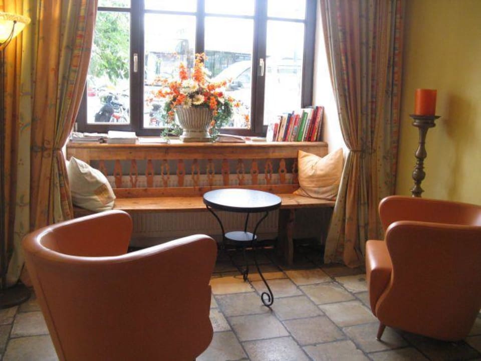 Sitzecke in der Lobby Hotel Schrannenhof