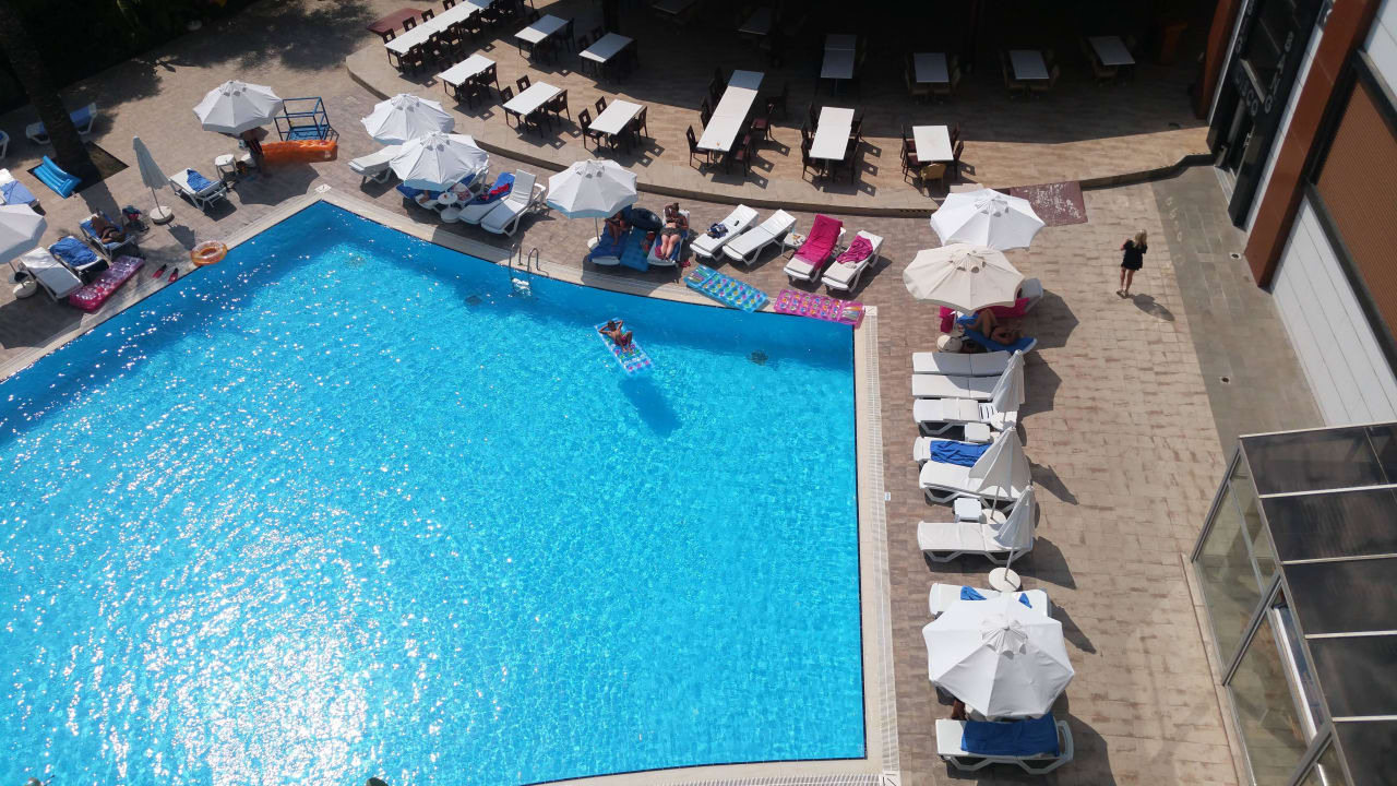Relaxpool Saturn Palace Resort Hotel