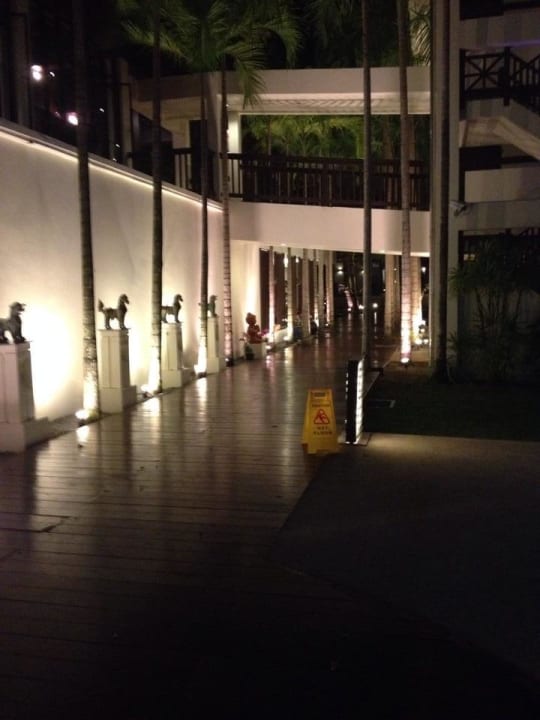 Lobby zu Garten The Briza Beach Resort Khaolak