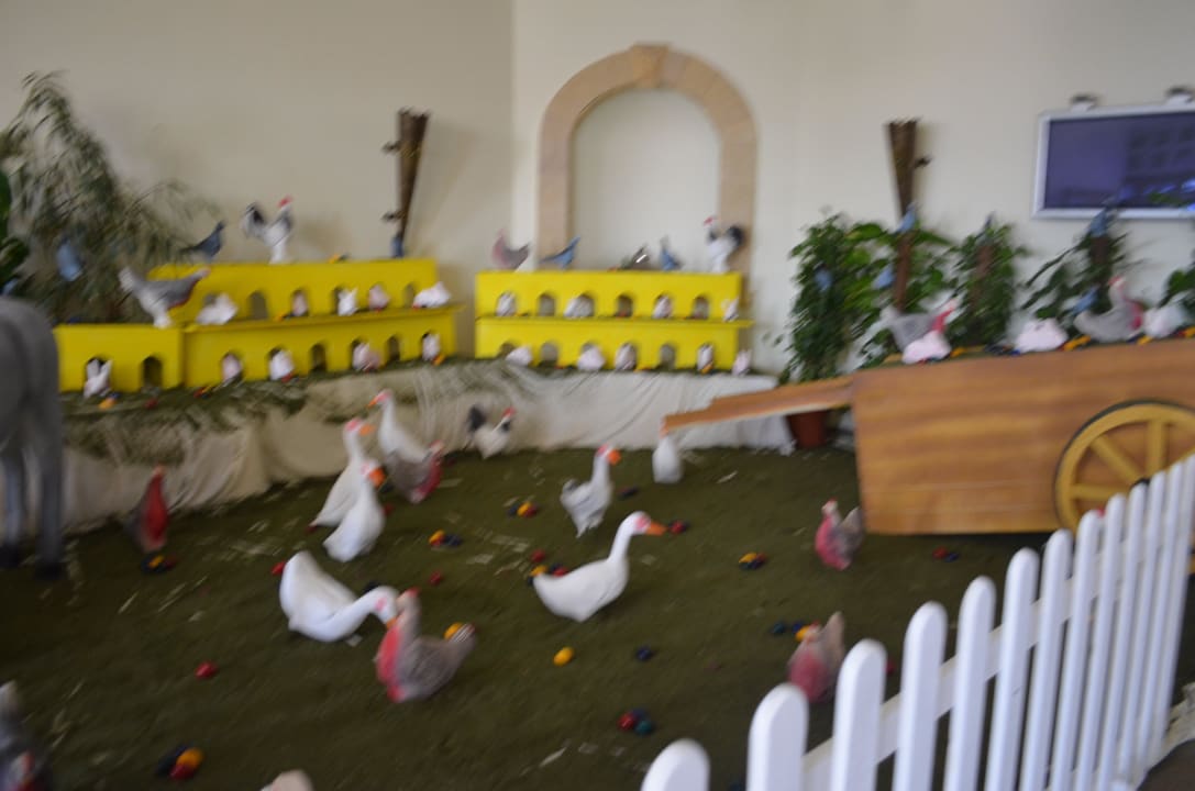 Osterdeko in der Lobby Pickalbatros Dana Beach Resort - Hurghada