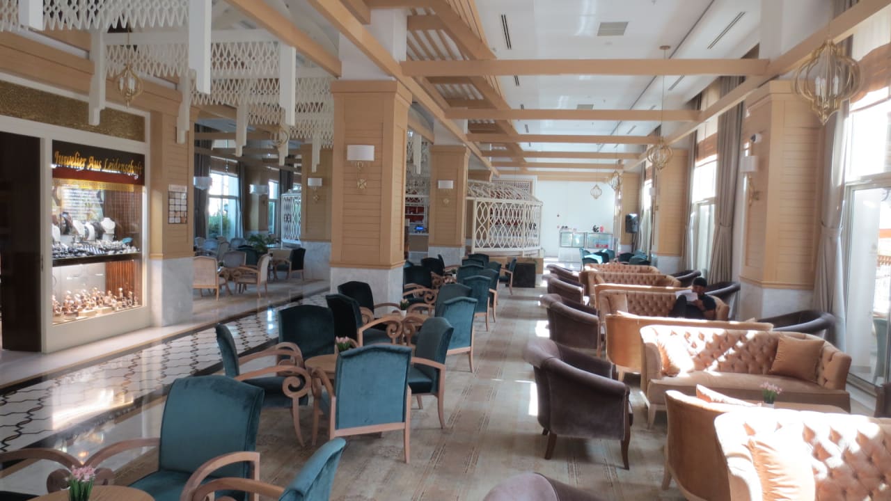 Aufenthaltsräume glaich bei der Lobby Well Palace Side