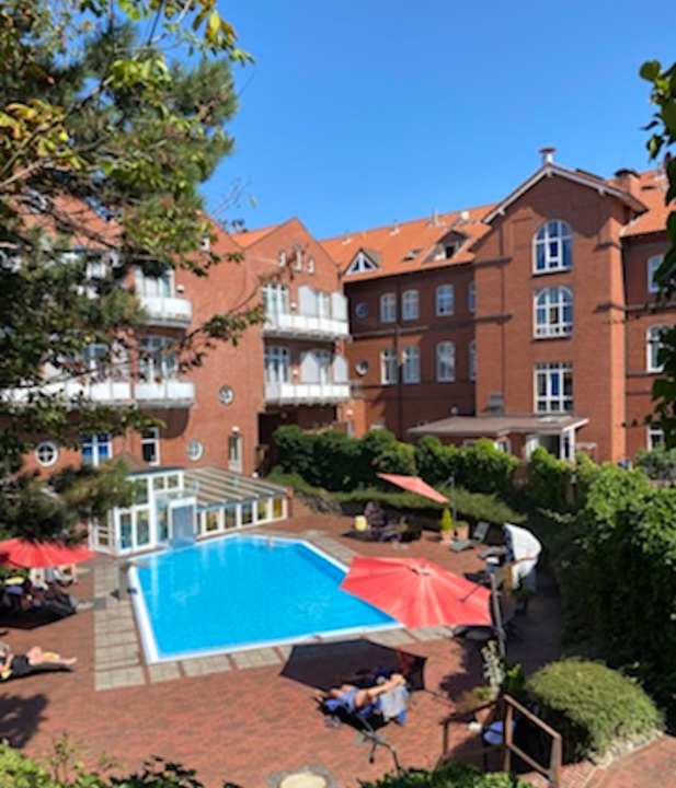 Pool Vier Jahreszeiten Inselhotel