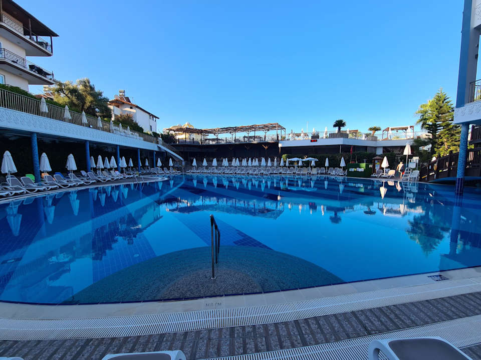 Pool Dream World Hill Hotel