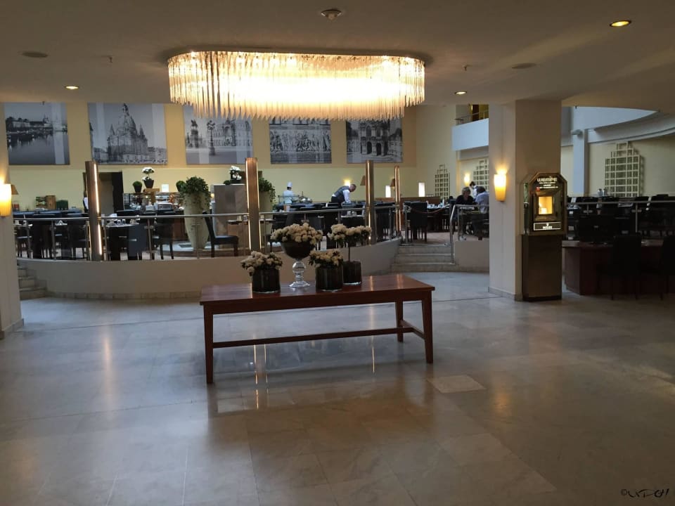 Lobby Hilton Dresden