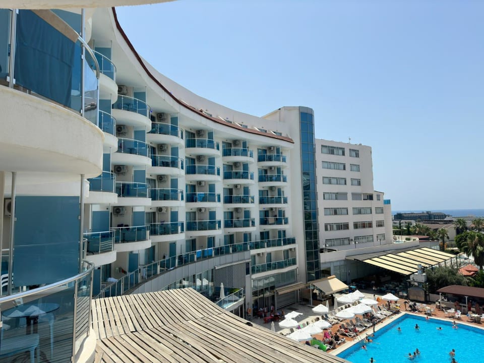 Außenansicht Narcia Resort Side