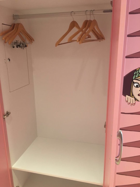 Schrank The Land of Legends Kingdom Hotel