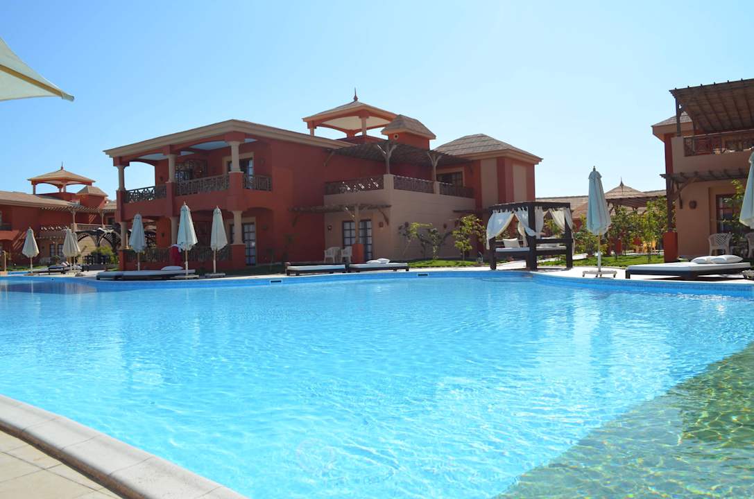 Jeden z basenów Pickalbatros Alf Leila Wa Leila Resort - Neverland Hurghada