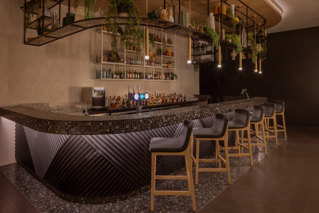 Gastro Holiday Inn Dubai Business Bay by IHG