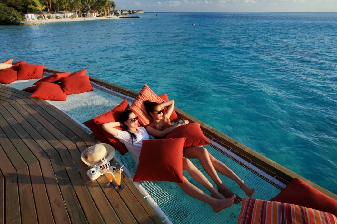 Viu Bar Centara Ras Fushi Resort & Spa Maldives