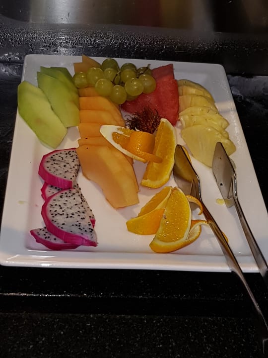 Gastro Rose Rayhaan by Rotana