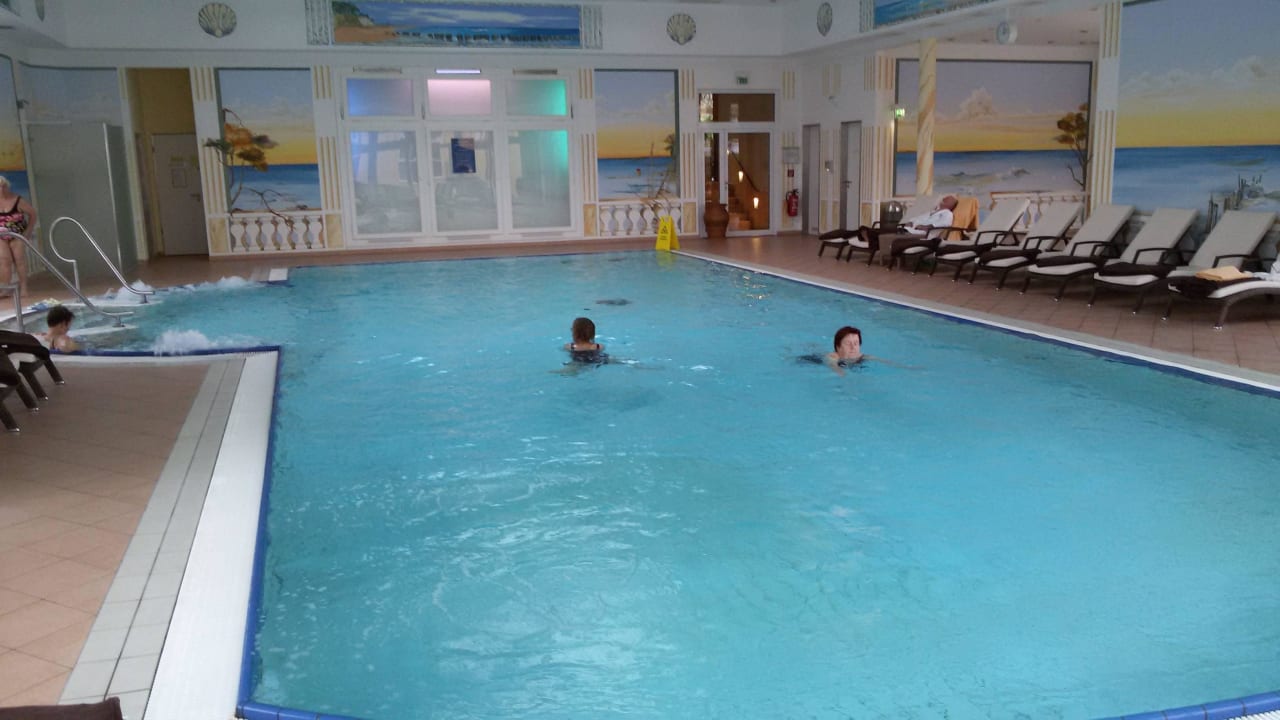 Innenpool Wasser ca. 30 Grad Hotel zur Post
