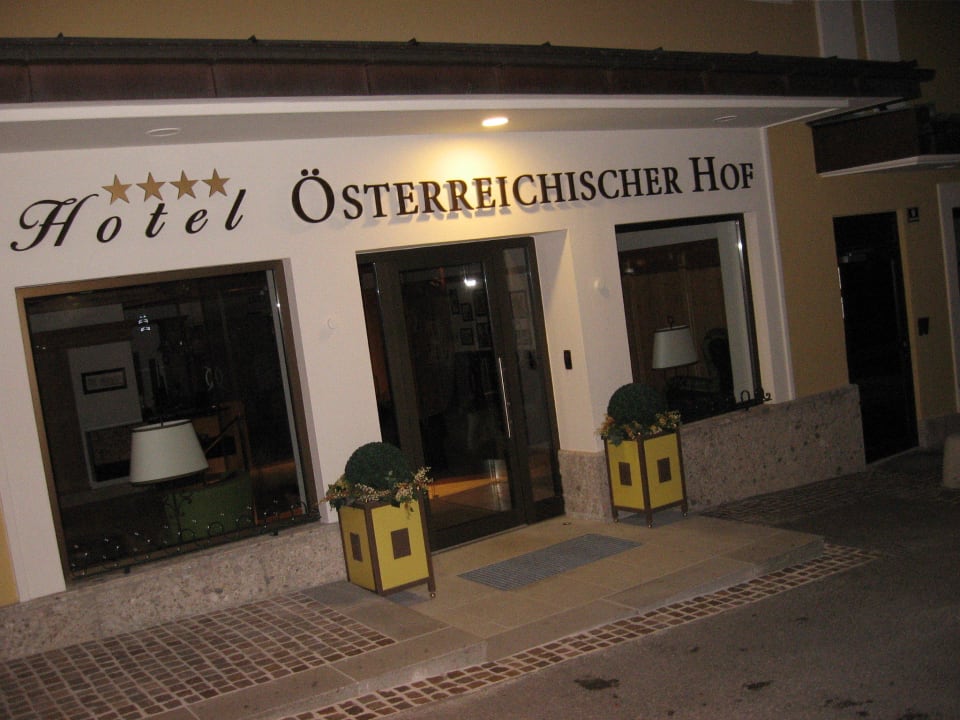 Hotel-Eingang Hotel Österreichischer Hof