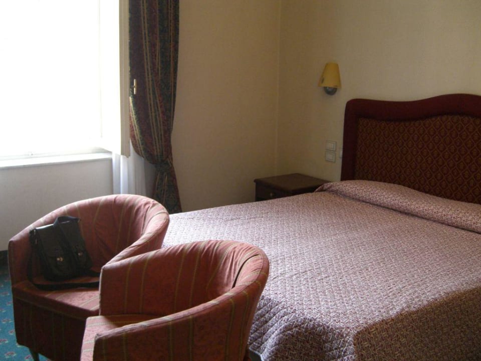 Zimmer Grand Hotel Nizza et Suisse