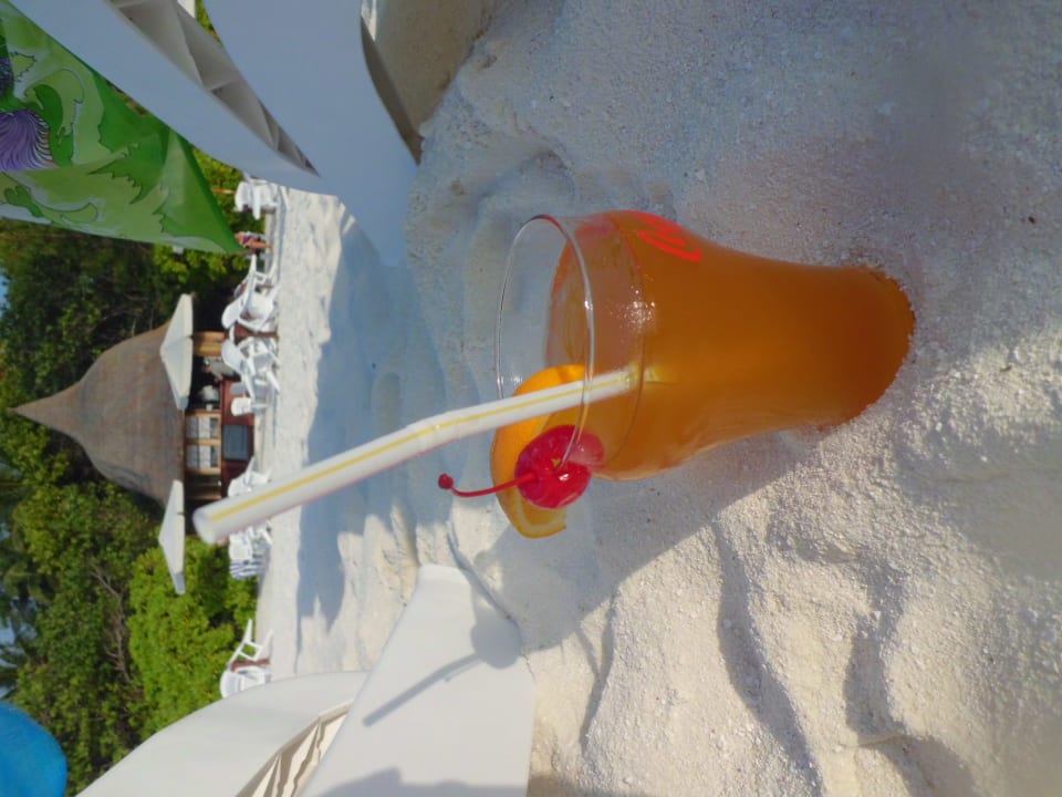 Leckerer Cocktail Thulhagiri Island Resort