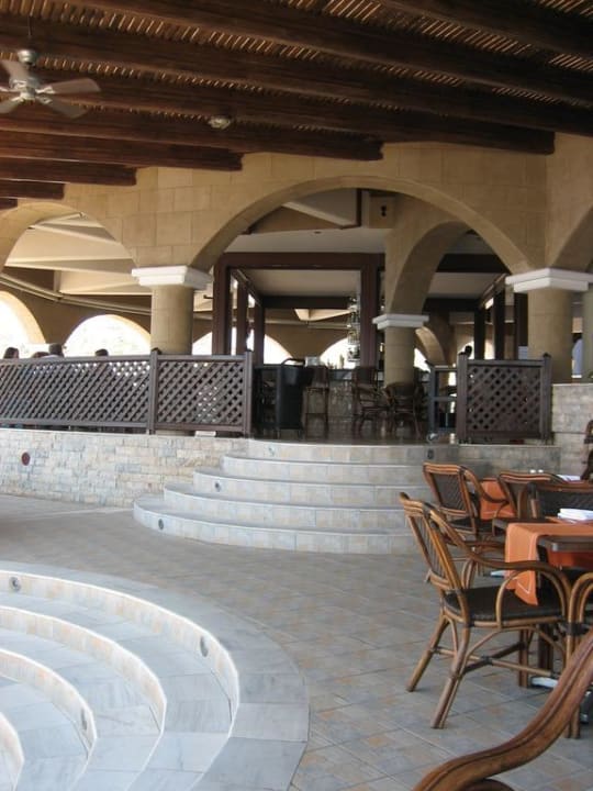 Blick auf die Hauptbar von der Terrasse / Restaurant Hotel Kalithea Horizon Royal