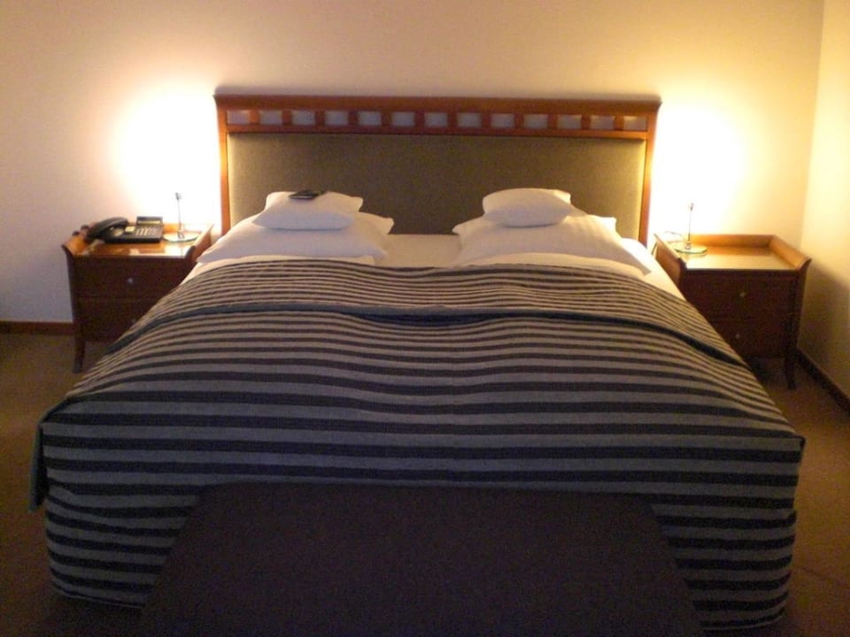 Bett Lindner Hotel Frankfurt Main Plaza, part of JdV by Hyatt