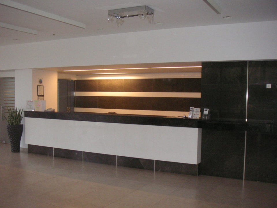 Ordentliche Rezeption Lagomandra Hotel & Spa