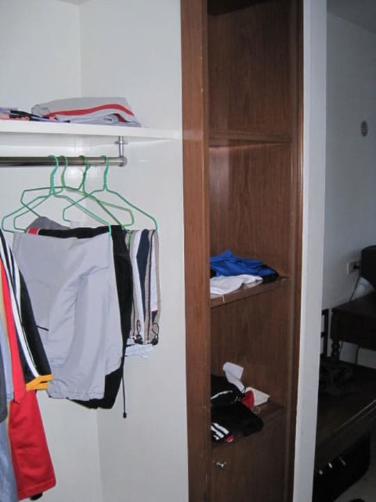 Schrank  Hotel Eastiny 7