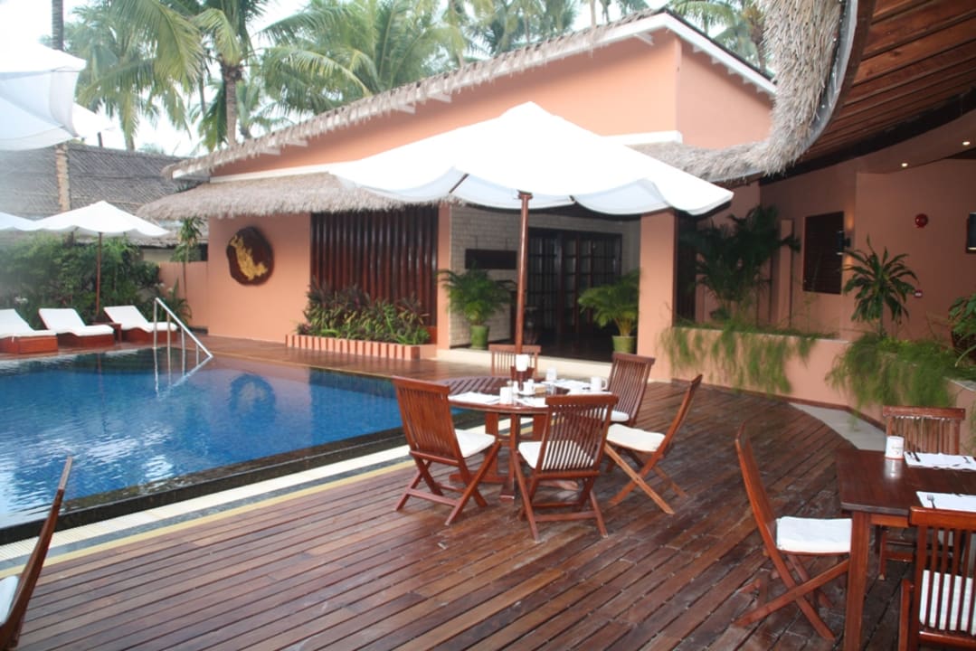 Pool Bayview - the beach resort