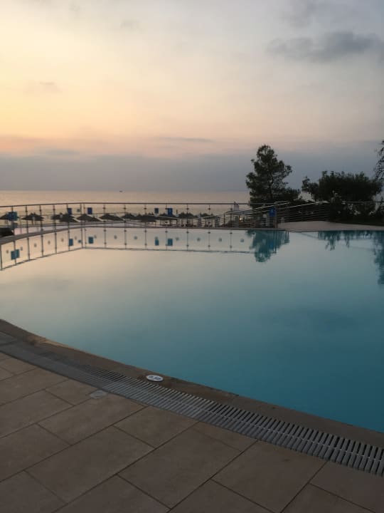 Pool Istion Club & Spa