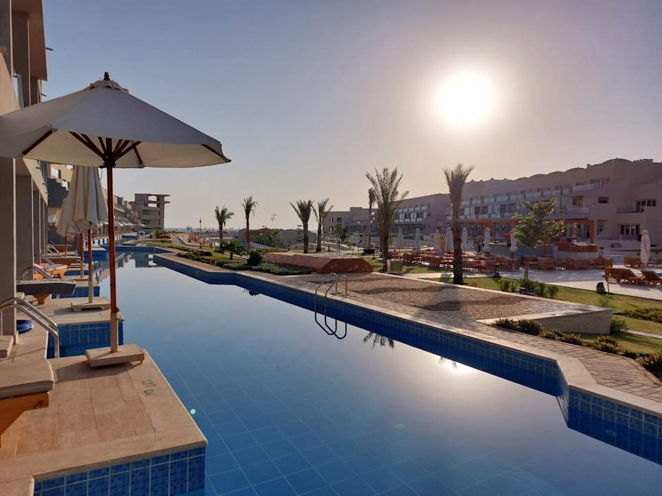 Pool Diamond Beach by Pearl Resort