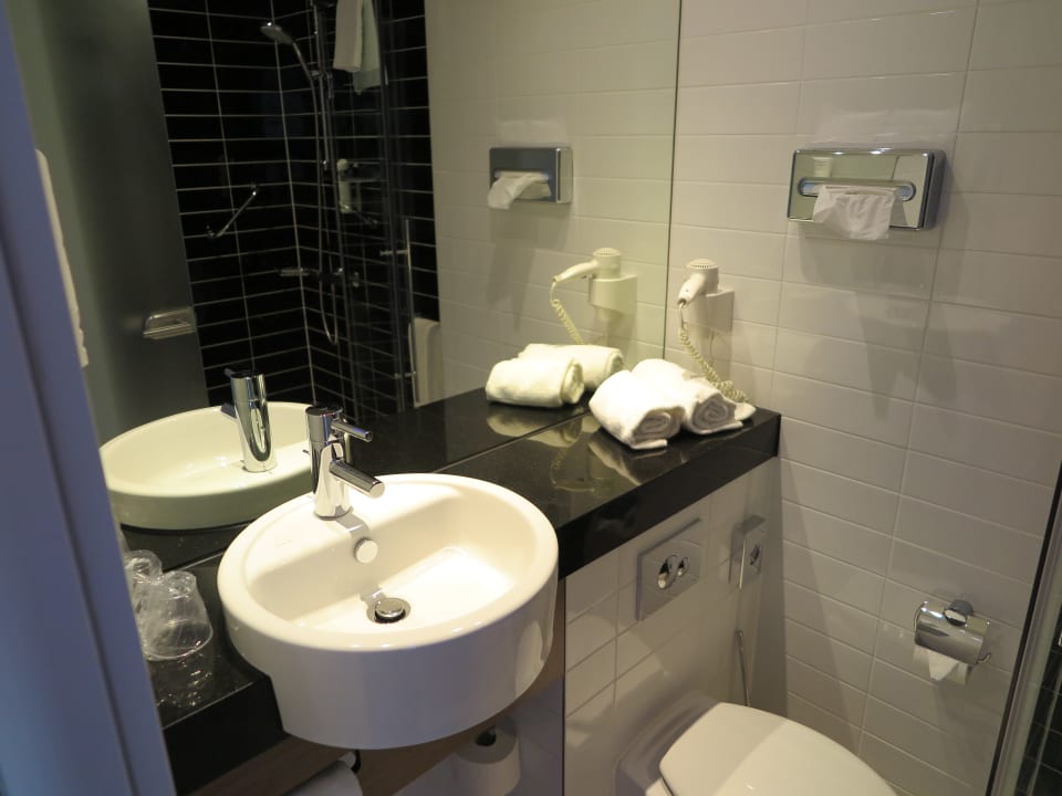 Zimmer Holiday Inn Express Friedrichshafen