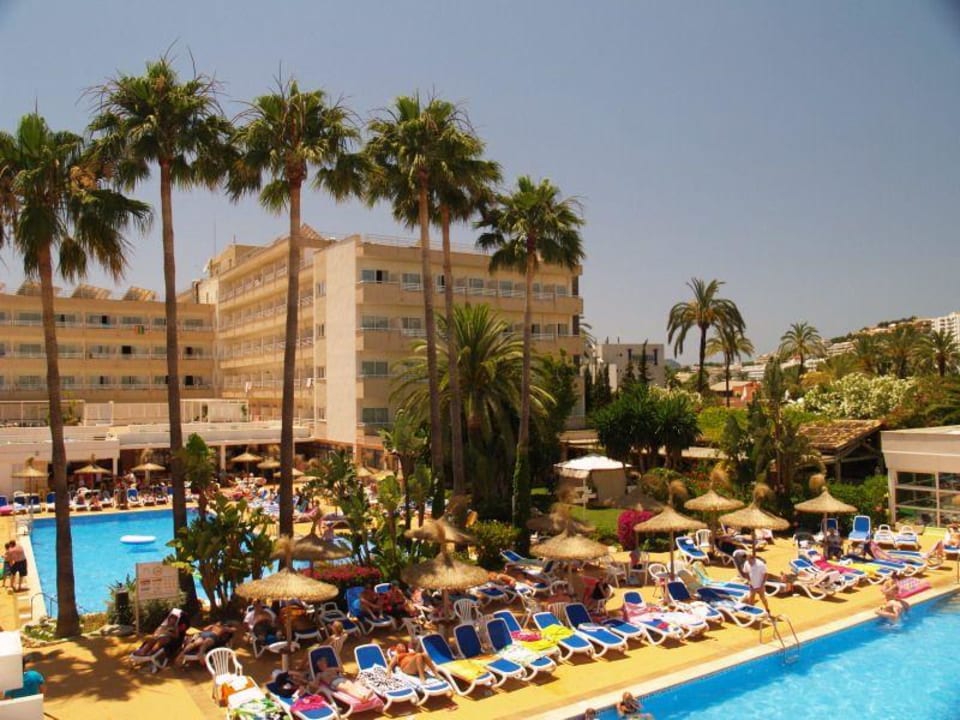 Widok na basen Globales Santa Ponsa Park