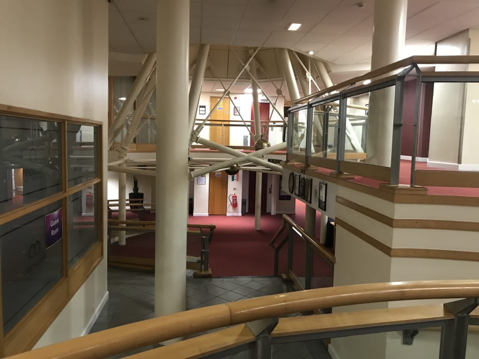 Lobby Pendulum Hotel