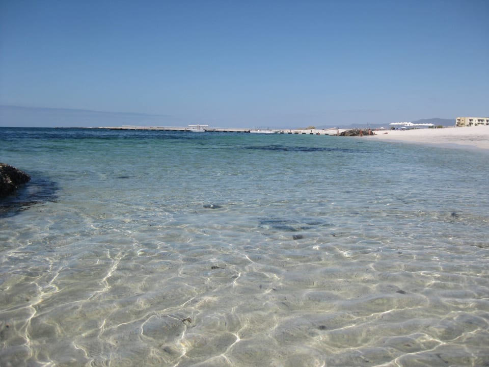 Glasklares türkisfarbenes Wasser  Wyndham Garden Salalah Mirbat