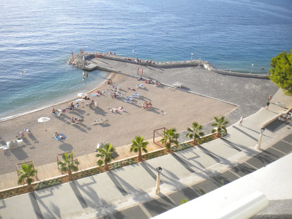 Blick von der 9. Etage auf Strand Medora Auri Family Beach Resort