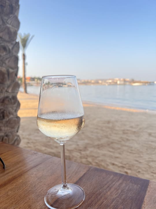 Gastro Serry Beach Resort