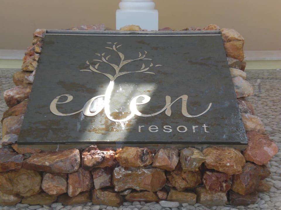 Im Hof der Anlage Hotel Eden Villas and Apartments