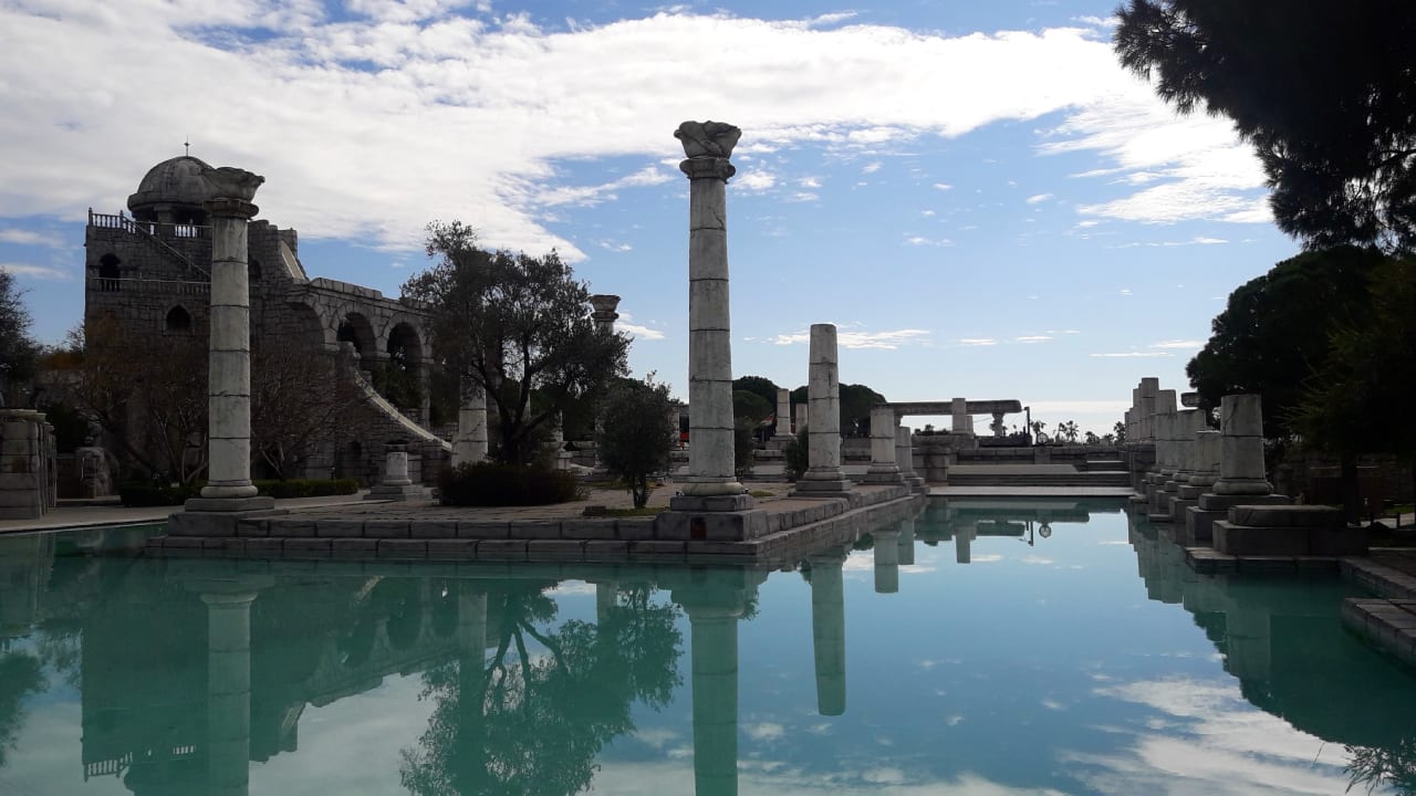 Pool Xanadu Resort Hotel