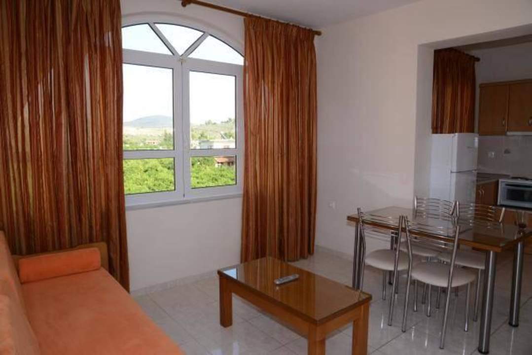 One Bedroom Apartment in a level for 4 people Hotel Maria's Filoxenia Suites