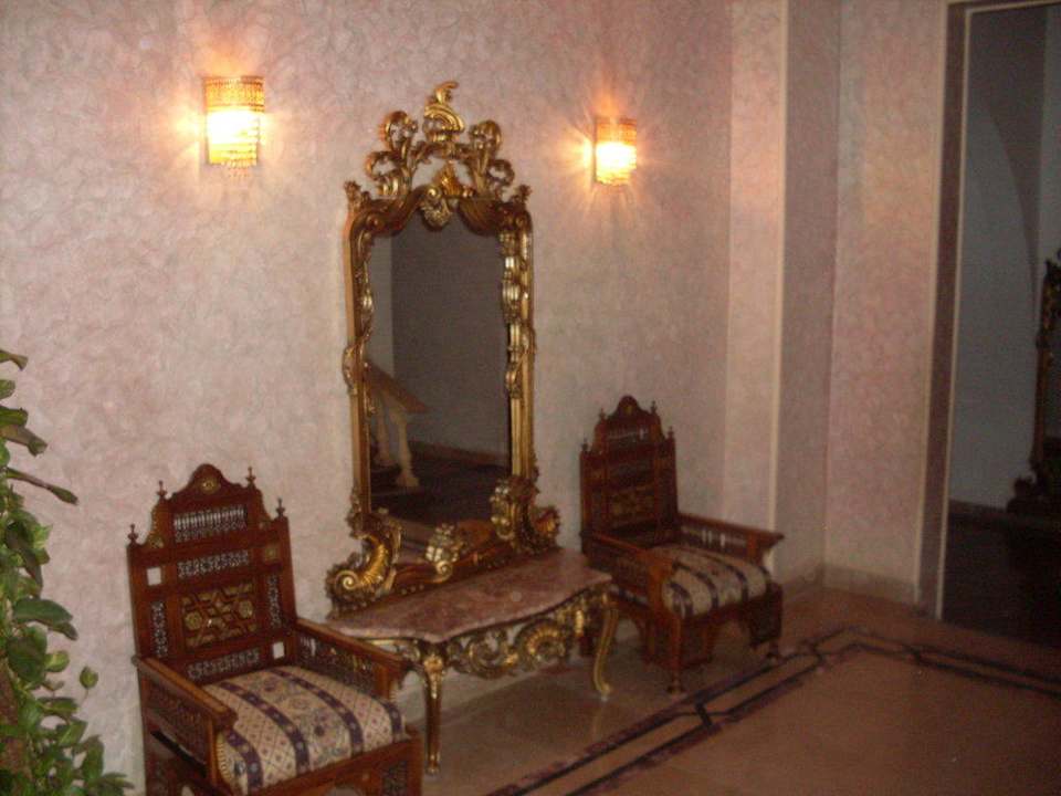 Sitzecke in einem Flur Pickalbatros Alf Leila Wa Leila Resort - Neverland Hurghada