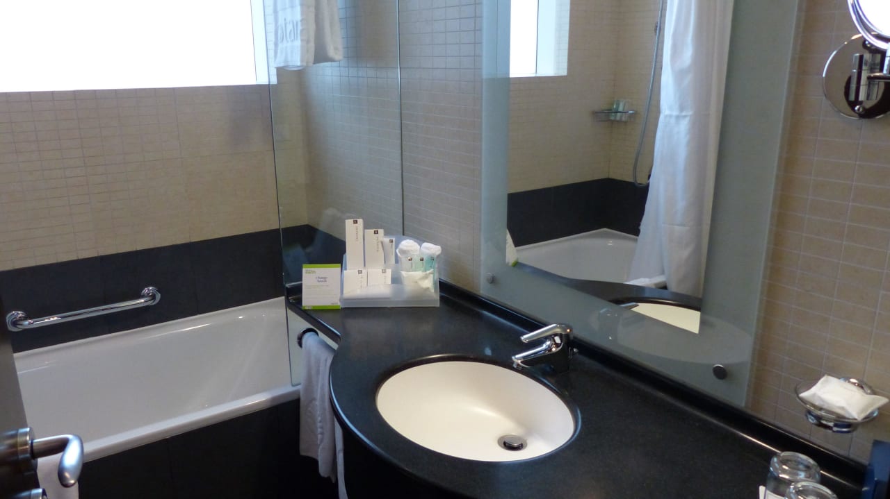 Bad Rose Rayhaan by Rotana