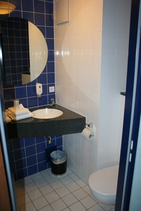 Badezimmer B&B Hotel Hamburg-Altona