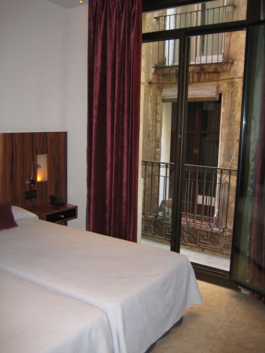 Zimmer Hotel California