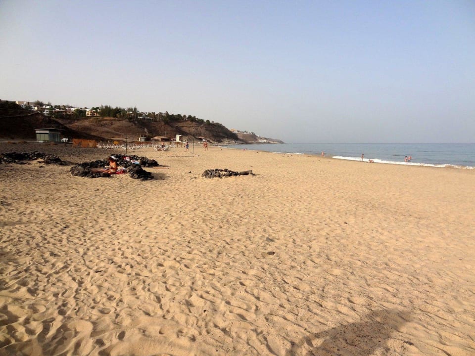 Toller Sandstrand vor dem Hotel. Club Jandia Princess