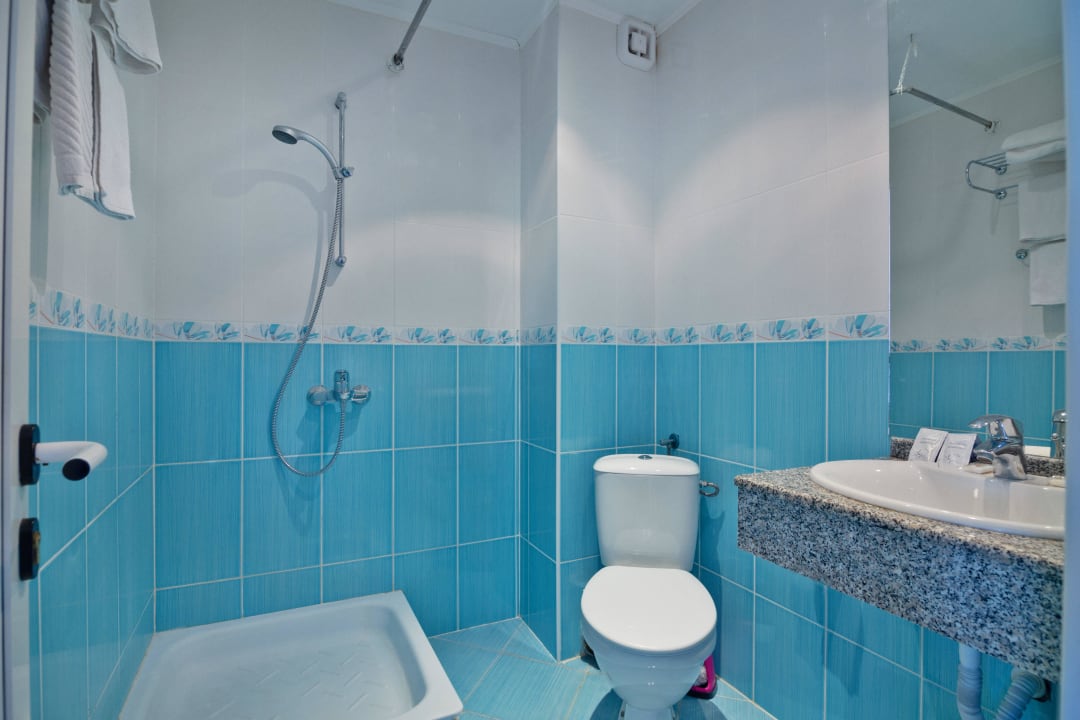 Bathroom Hotel Perla Plaza