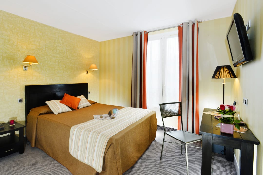 Double room with bath Hotel Carladez Cambronne