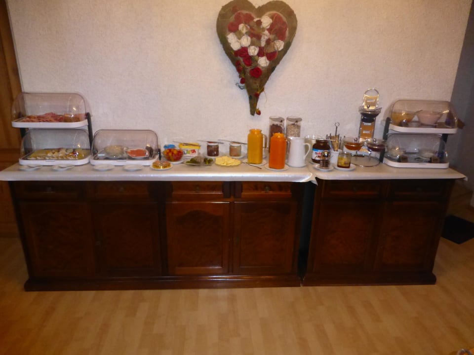 Frühstück. Hotel garni Haus Sonneneck