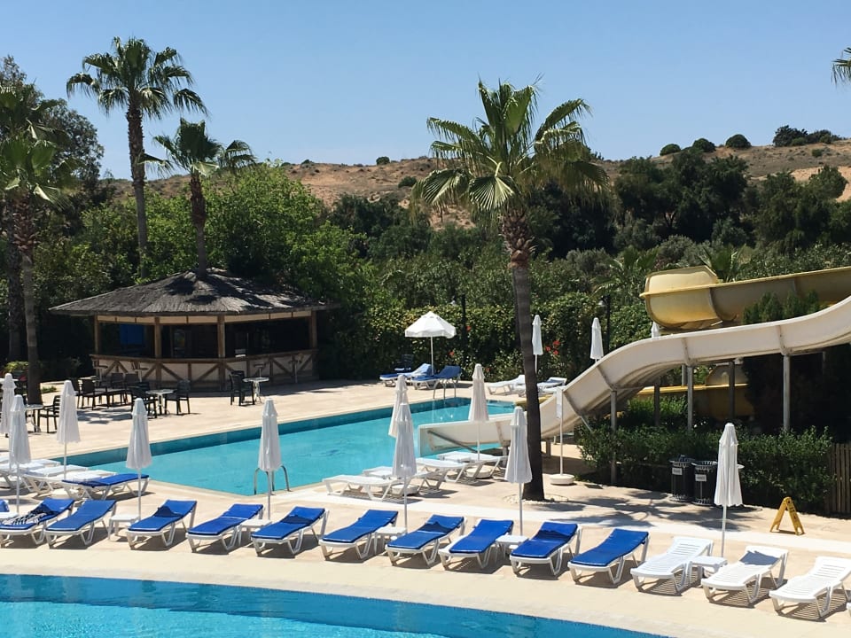 Pool Royal Atlantis Beach Hotel