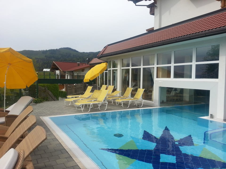 Eines der Schwimmbäder Wohlfühlresort Peternhof