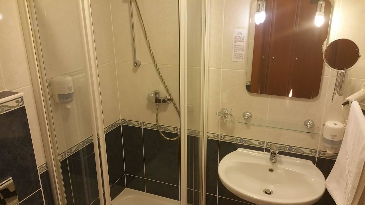 Bad mit Dusche Hotel Kálvária Superior